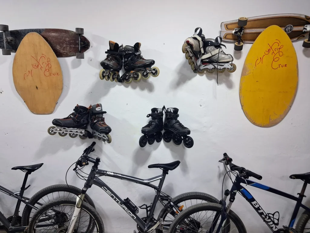 Mountain bikes, inline skates and longboards at Xrif Cruz